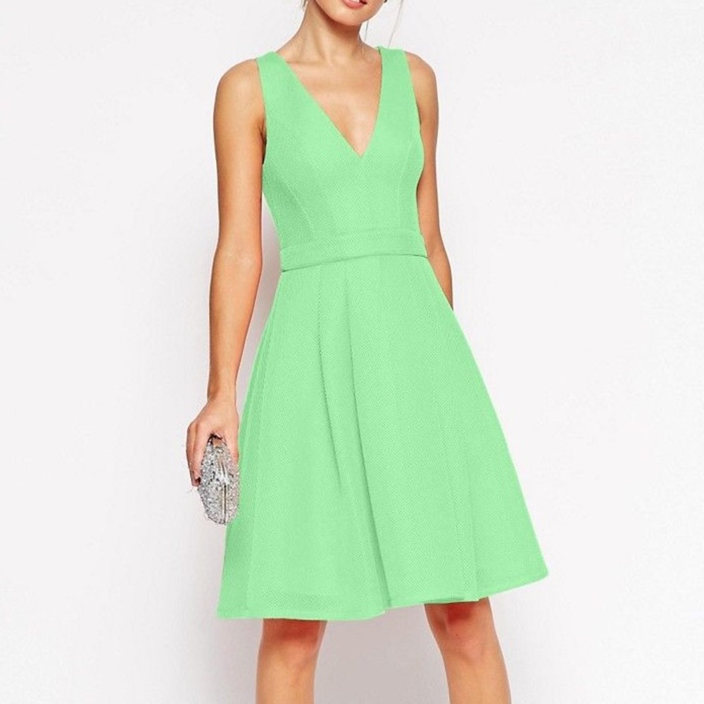 🚨 LAST CHANCE. CLOSING 9.16 🚨 ASOS Premium Mesh Plunge Neck Debutante Dress
